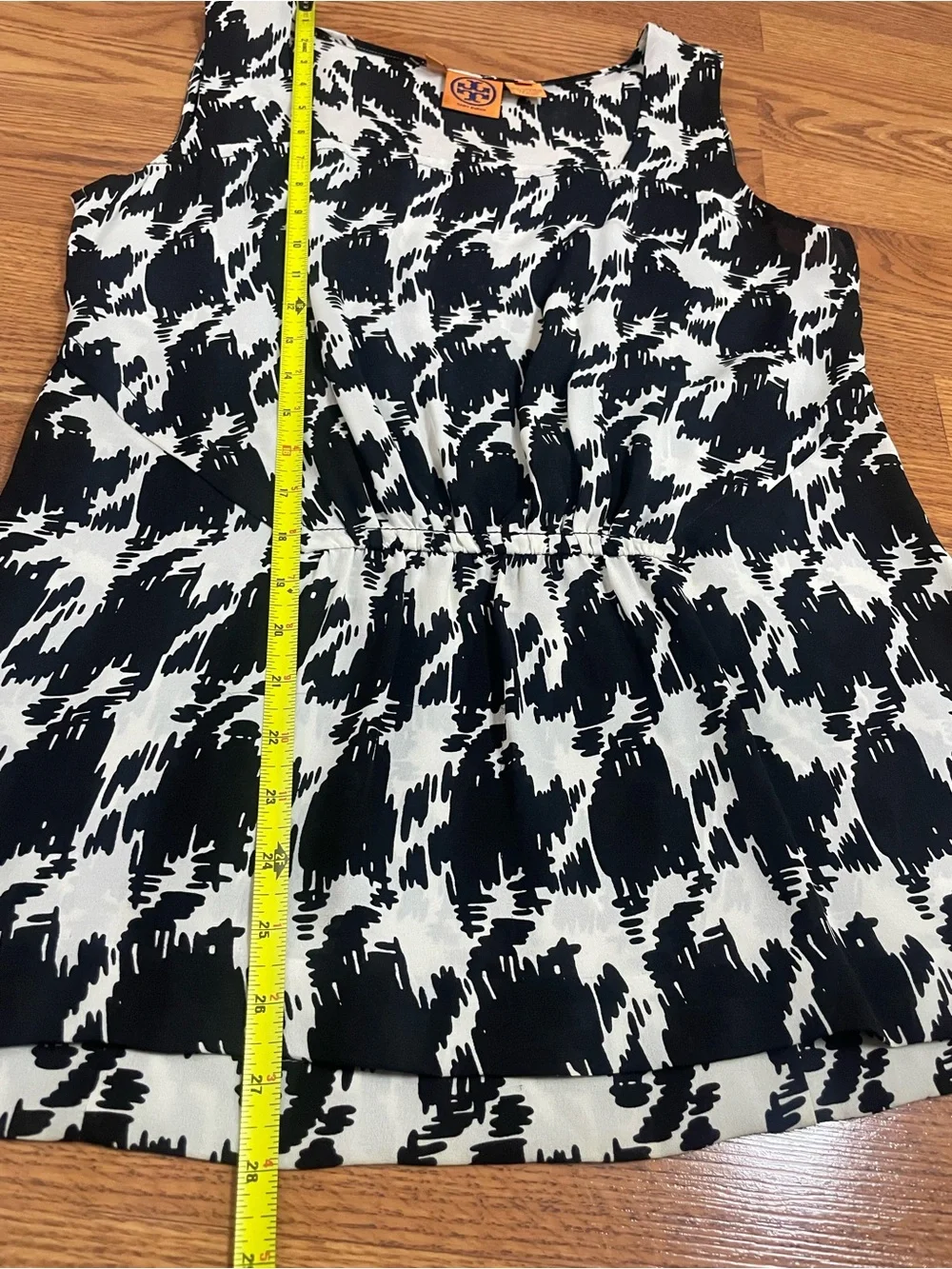 Tory Burch Black White Abstract Print 100% Silk Sleeveless Top Size 10